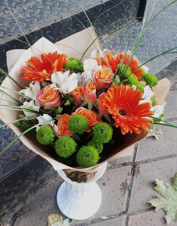 Букет цветов из: Герберы, Хризантемы, Альстромерии и Розы в Хасанье