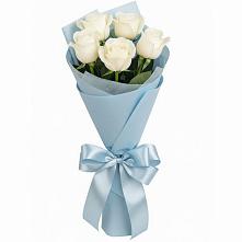 Букет 5 Белых роз Проуд в Хасанье