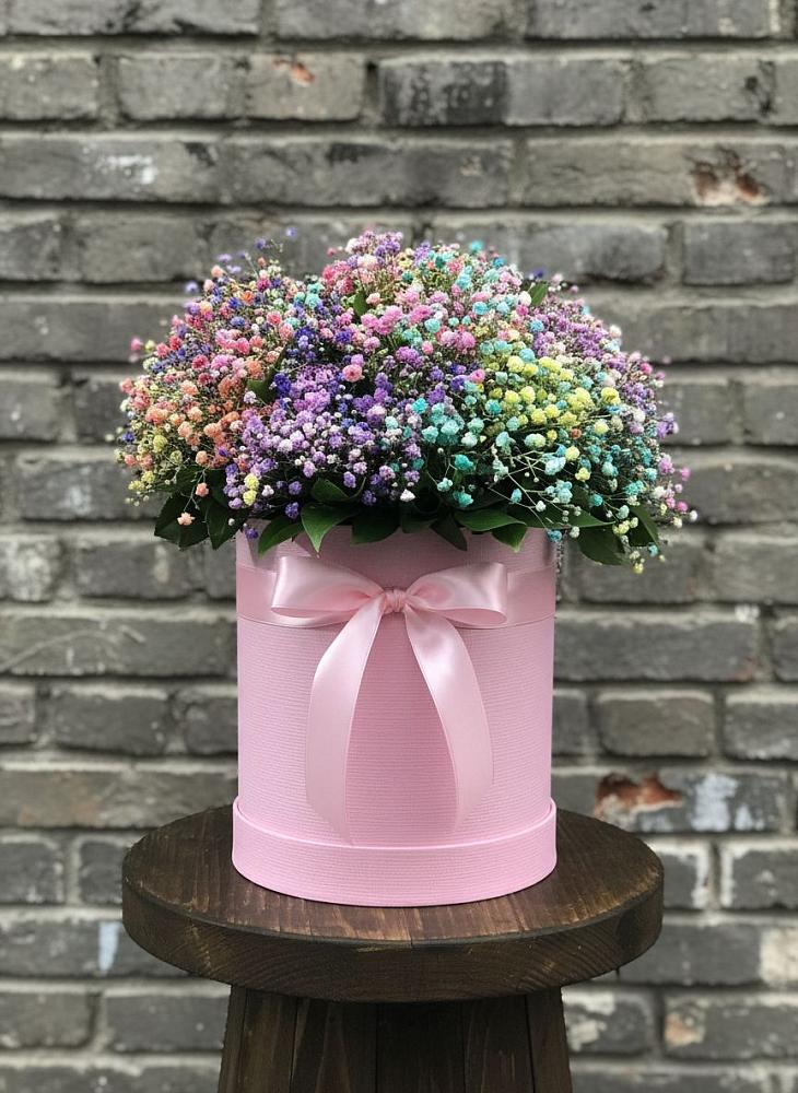 Цветочная композиция из Гипсофила и Розы в шляпной коробке в Хасанье