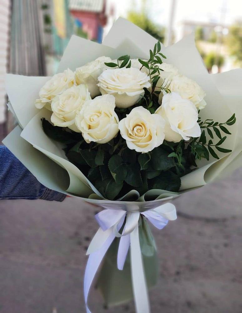 Букет Белые розы Проуд в Хасанье