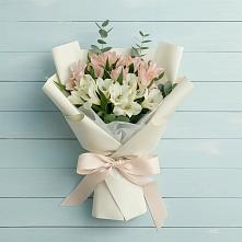 Букет цветов из:  Альстромерии в Хасанье