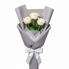 Букет 3 белые розы в Хасанье