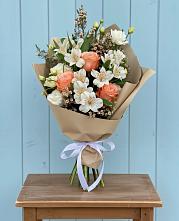 Букет цветов из:  Альстромерии, Лизиантусы, Розы и Хризантемы в Хасанье