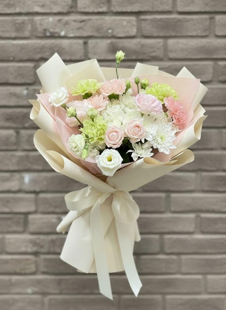 Букет цветов из: Гвоздики, Розы, Лизиантусы и Хризантемы в Хасанье