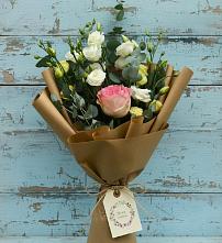 Букет цветов из:  Розы и Лизиантусы в Хасанье
