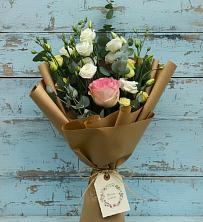 Букет цветов из:  Розы и Лизиантусы в Хасанье