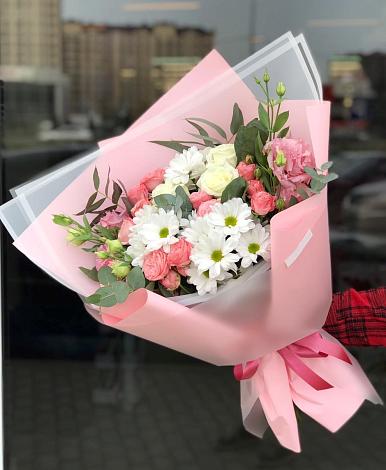 Букет цветов из: Розы, Лизиантусы и Хризантемы в Хасанье