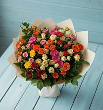 Букет Микс из разноцветных кустовых роз в Хасанье